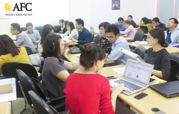 Giờ thực h&agrave;nh lớp CFO