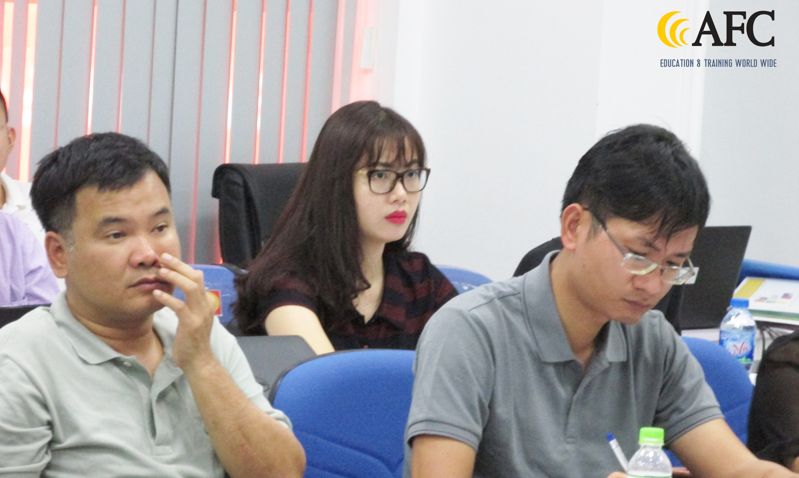 C&aacute;c học vi&ecirc;n đều chăm ch&uacute; với c&aacute;c nội dung đ&agrave;o tạo
