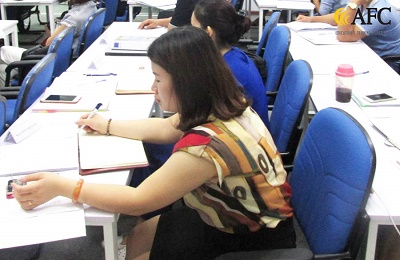 Học vi&ecirc;n CFO trong buổi học đều c&oacute; sự tập trung cao độ