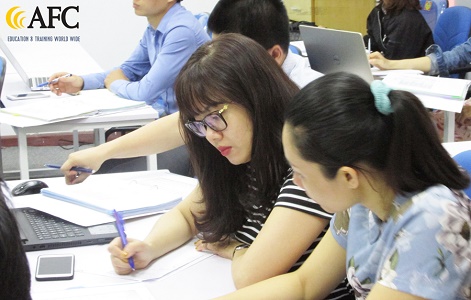 Học vi&ecirc;n CFO chăm ch&uacute;, t&iacute;ch cực trong buổi học
