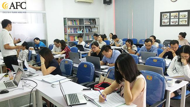 Chuy&ecirc;n gia Đặng Đức Sơn tham gia giảng dạy tại buổi học