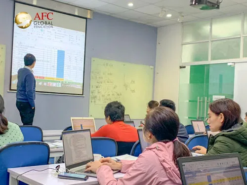 CFO-K43-thuc-hanh-Quan-tri-tai-chinh-du-an-dau-tu-cung-chuyen-gia-2019-12-24-09-02-19