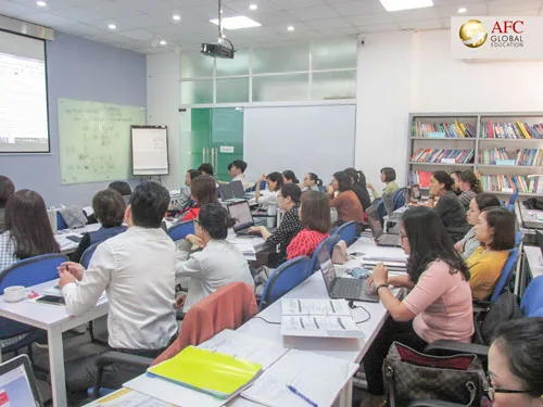 Kham-pha-dieu-dac-biet-trong-gio-hoc-cuoi-khoa-cung-cac-hoc-vien-CFO-K41-Ha-Noi-2019-11-05-02-48-30