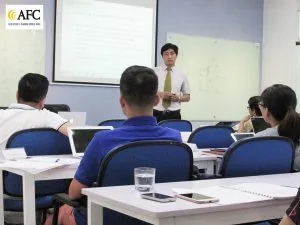 Lop-hoc-thuc-hanh-ky-nang-tai-chinh-danh-cho-nha-quan-ly-2018-07-31-02-47-10