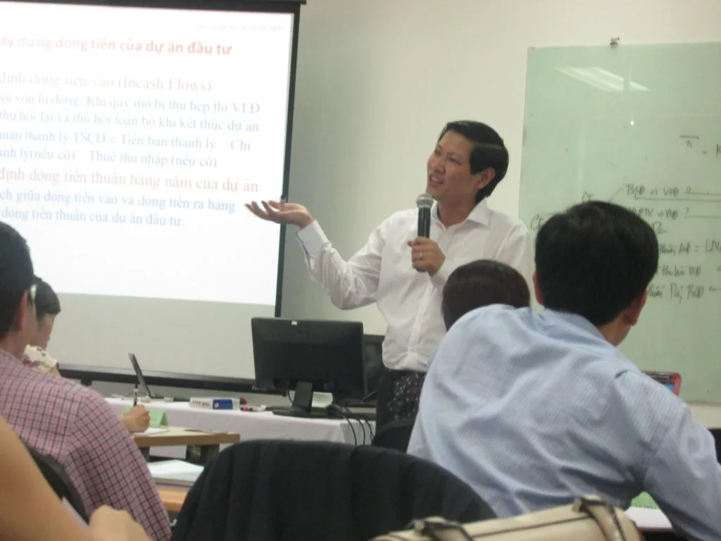 Ngay-14092014-AFC-Vietnam-to-chuc-khai-giang-thanh-cong-khoa-hoc-Quan-tri-tai-chinh-du-an-2014-10-20-11-06-56