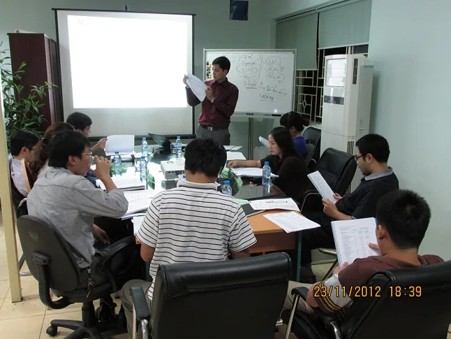 Ngay-23-11-khai-giang-khoa-hoc-Ky-nang-Tai-chinh-cho-nha-quan-ly-tai-AFC-Vietnam-2012-11-27-17-18-34