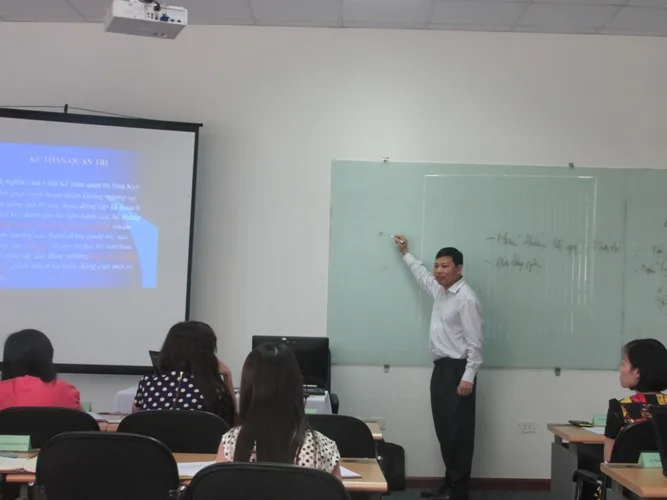 Ngay-26042014-AFCVietnam-Khai-giang-thanh-cong-khoa-Bao-cao-quan-tri-2014-04-28-10-00-56