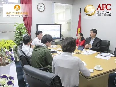 Vien-Quan-tri-Tai-chinh-AFC-tiep-don-doan-khach-Truong-Nhat-ngu-Atago-sang-tham-va-lam-viec-2019-03-25-09-26-30