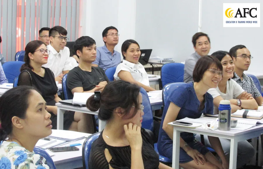 Học viên lớp CFO tham gia buổi học vơi tinh thần tích cực, sôi nổi